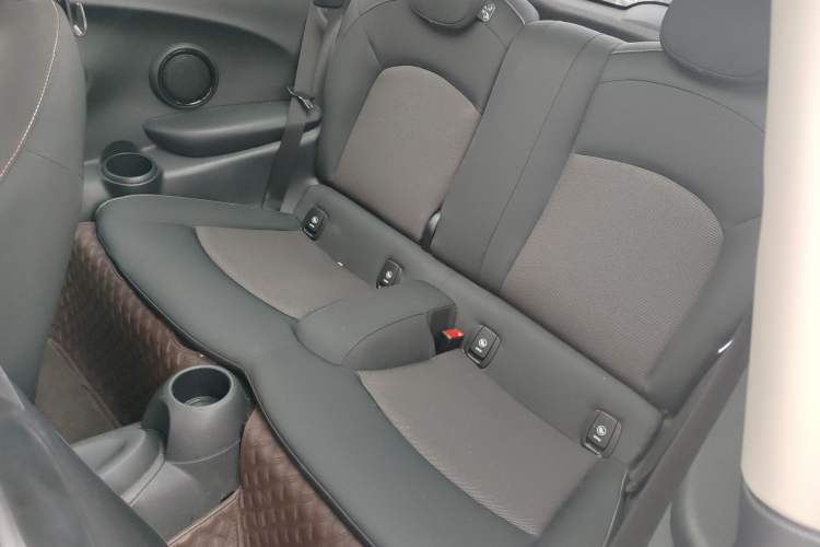 Used  MINI 2023 1.5T ONE
