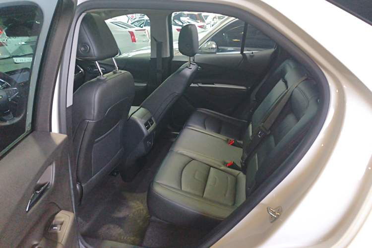 Used Chevrolet Equinox 2019 535T Automatic YuJie Edition China VI
