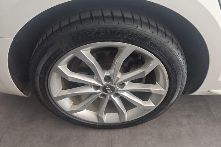 Used Audi A4L 2019 40 TFSI Fashion Edition China VI Emission Standard
