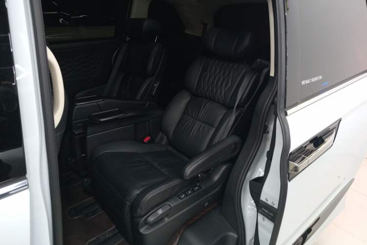 Used Honda Elysion 2024 2.0L eHEV Luxury Edition