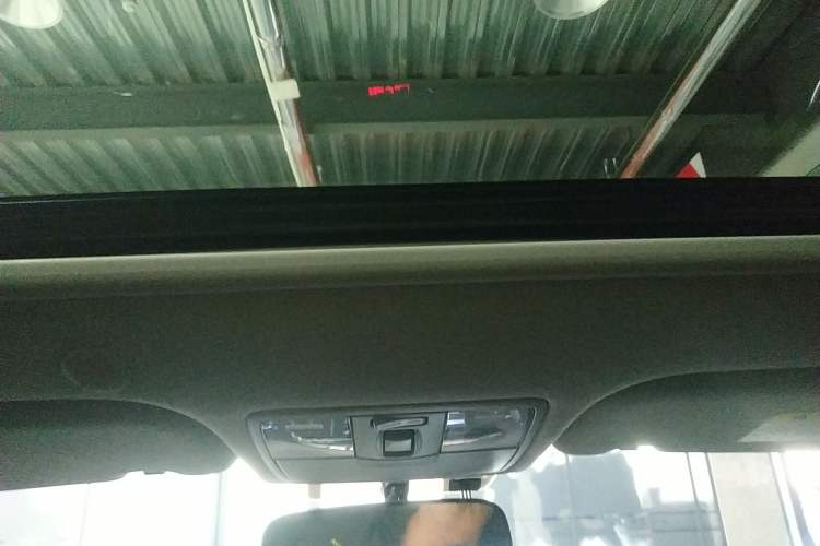 Used Kia kx1 Stonic 2021 1.4L CVT Fun & Sunroof Model
