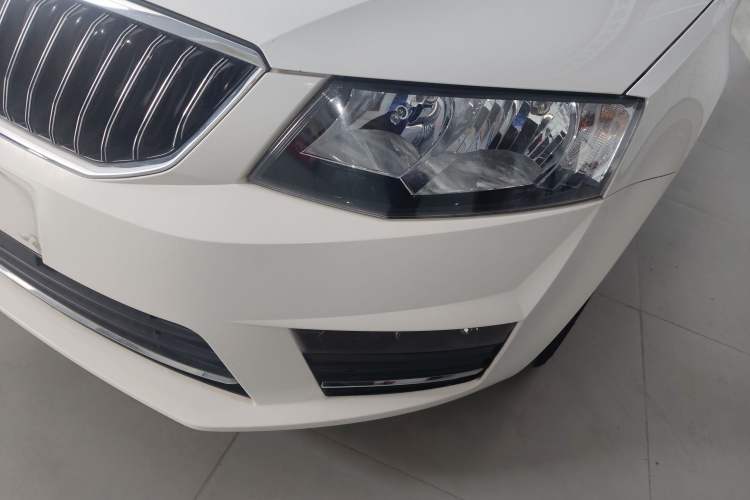 Used Skoda Octavia 2017 Classic Model 1.6L Automatic Comfort Edition
