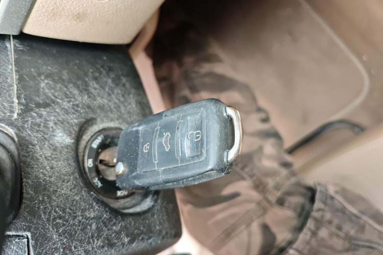 Used Buick Excelle 2013 1.5L Manual Classic Model
