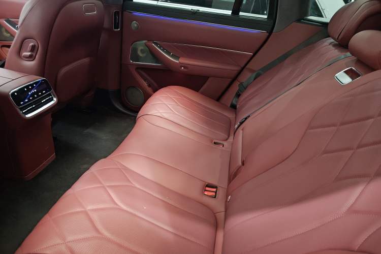 Used Hima AITO M8 2025 Extended-Range Ultra Version 53.4 kWh 5-Seater Edition
