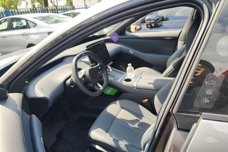 Used  YU7 2025 Ultra-Long Range High-Performance All-Wheel-Drive Max Edition
