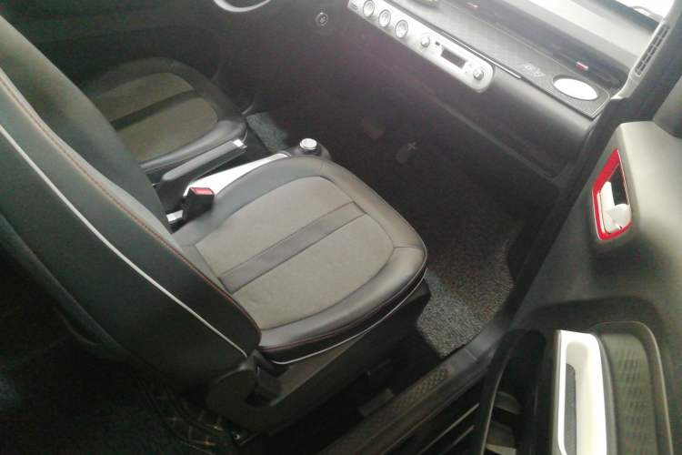 Used Wuling Hongguang MINIEV 2022 GAMEBOY 300km Enthusiast Model with Lithium Iron Phosphate
