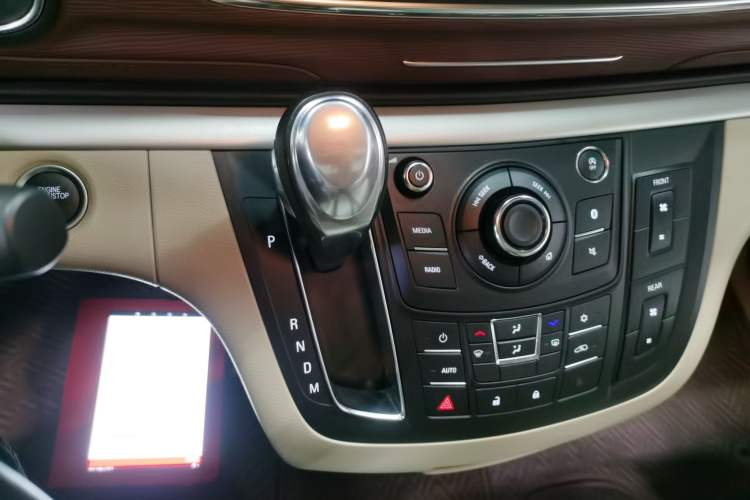 Used Buick GL8 2018 28T Luxury Model China VI Standard