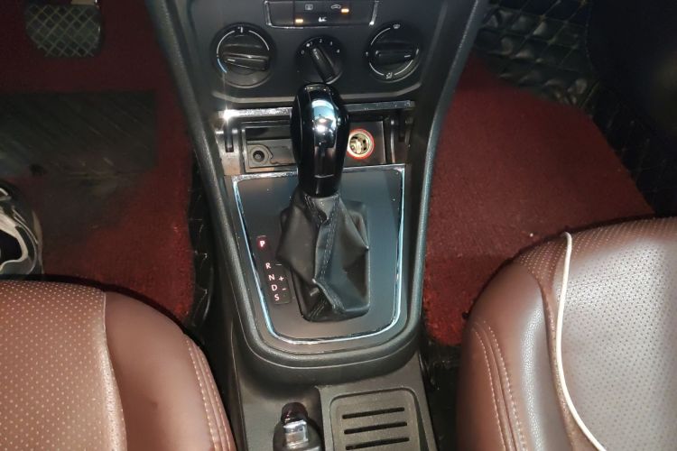 Used Volkswagen Bora 2017 1.6L Automatic Fashion Model