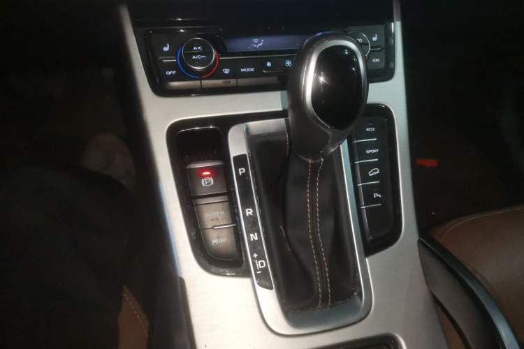 Used Geely Auto Emgrand X7 Sport 2016 1.8TD Automatic ZhiZun Version