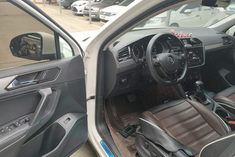 Used Volkswagen Tiguan L 2019 330TSI Automatic Two-Wheel Drive Smart Luxury Version China V Emission Standard