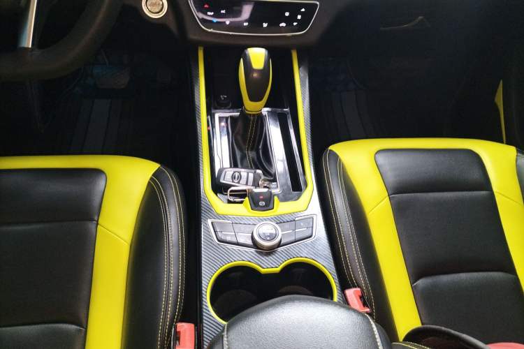 Used SWM G01 2019 F Version 1.5T Automatic Silver Powder Edition China VI Emission Standard
