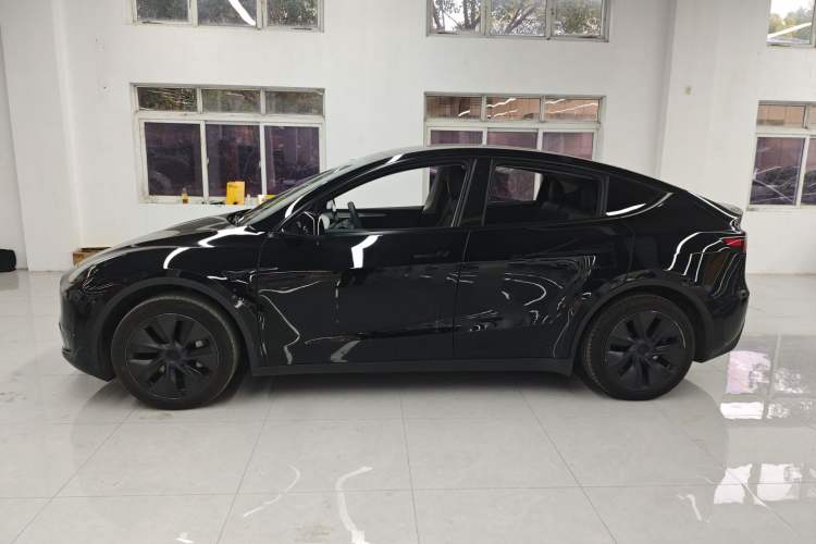 Used Tesla Model Y 2023 Rear-Wheel-Drive Version
