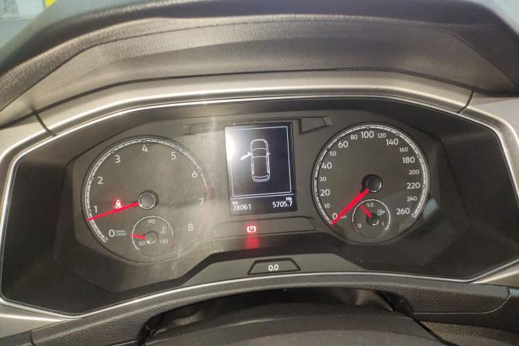 Used Volkswagen T-ROC 2018 280TSI DSG Two-Wheel Drive Advanced Version China V Emission Standard