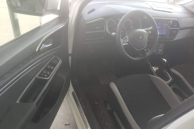 Used Jetta VS5 2022 280TSI Automatic Trendy Pro Version
