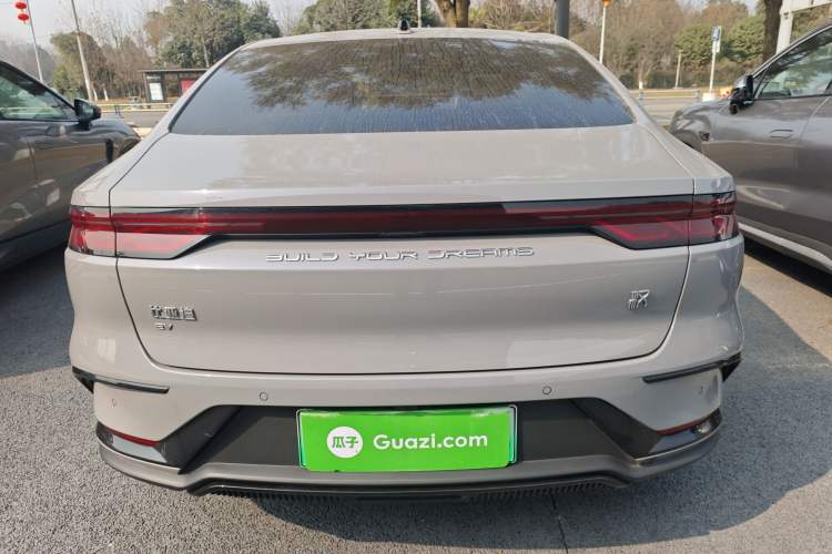 Used BYD Han 2025 EV with 701 km of Laser Radar-Enabled Intelligent Driving