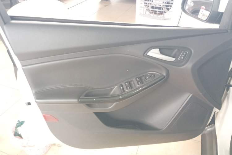 Used Ford Focus 2018 Hatchback Classic 1.6L Automatic Trendy SmartDrive Edition