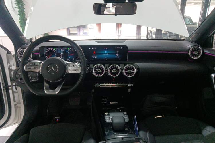 Used Mercedes-Benz A-Class 2020 Restyled A 200 L Sport Sedan Fashion Version
