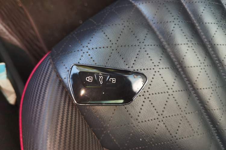 Used Volkswagen ID.6 X 2023 Ultra-Intelligent Long-Range Version
