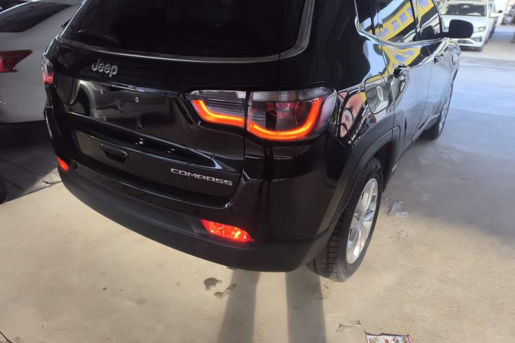 Used  Compass 2021 220T Automatic Elite Edition
