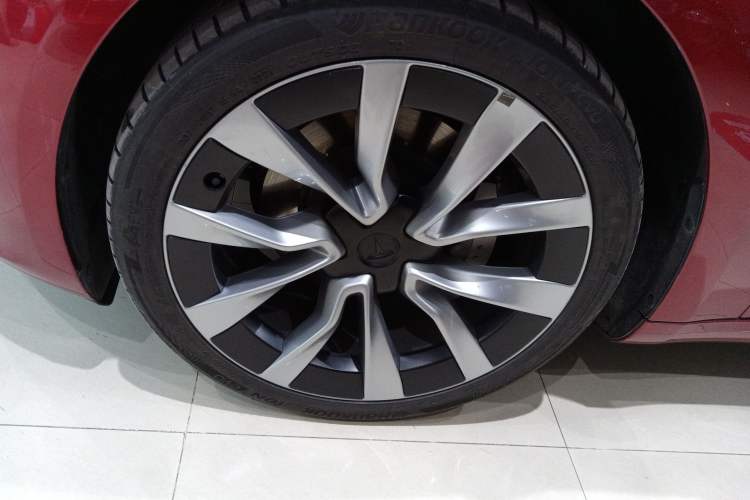 Used Tesla Model 3 2023 Long-Range All-Wheel-Drive Version
