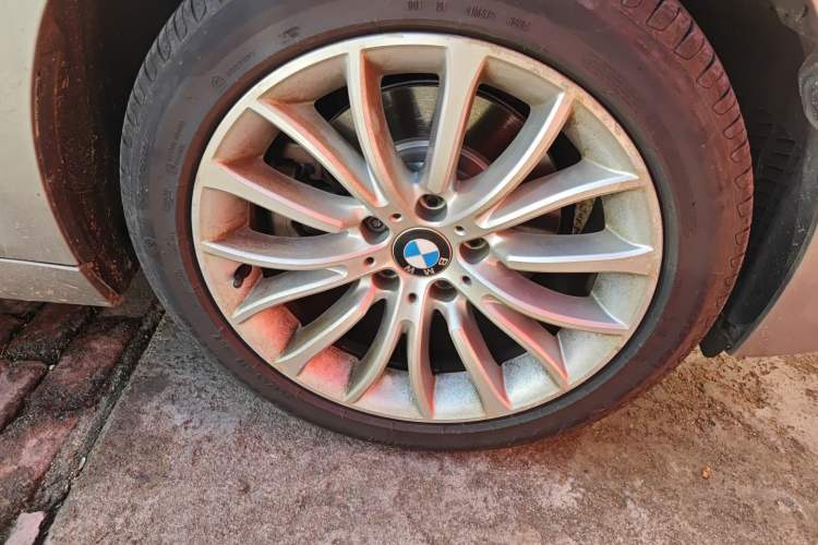 Used BMW 5 Series 2014 525Li Luxury Design Package
