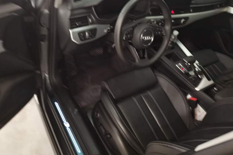 Used Audi A4L 2023 40 TFSI Fashion Dynamic Model
