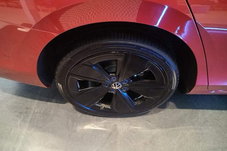 Used Volkswagen Lamando 