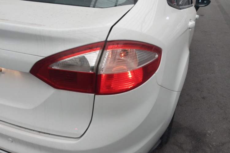 Used Ford Fiesta 2013 Sedan 1.5L Automatic Fashion Edition