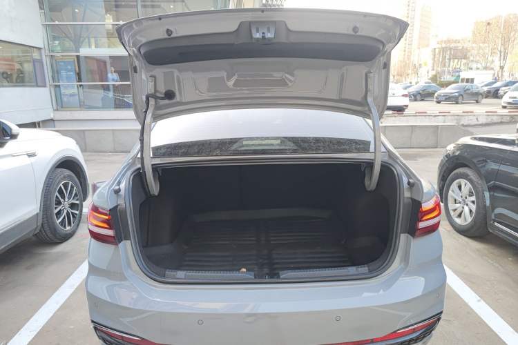 Used Volkswagen Lavida 2023 300TSI DSG Starry Sky Elite Edition