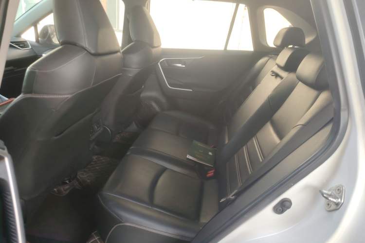 Used Toyota RAV4 2021 2.0L CVT Two-Wheel Drive Fashion PLUS Edition