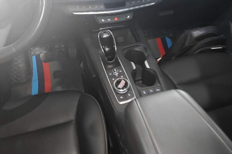 Used Cadillac XT4 2020 28T Two-Wheel-Drive Leading Version