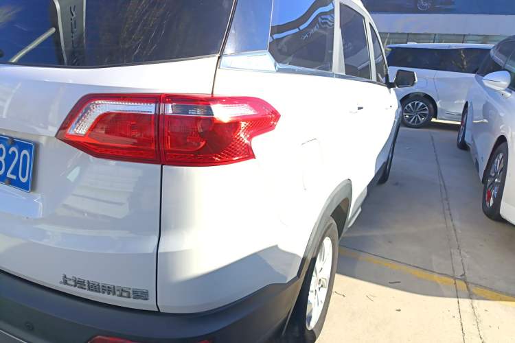 Used Wuling Hongguang S3 2018 1.5L Manual Luxury Model China V Standard