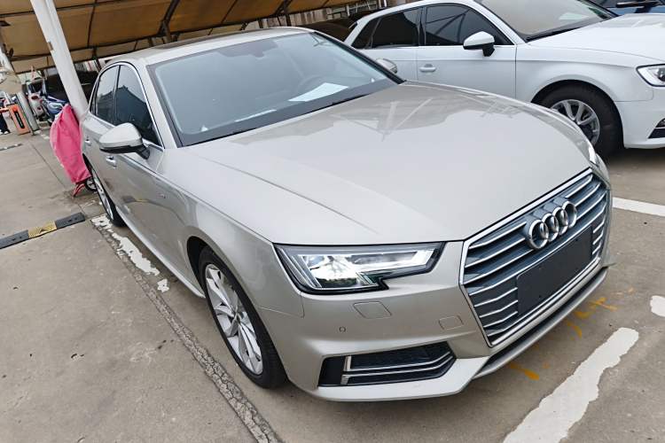 Used Audi A4L 2018 30th Anniversary Edition 40 TFSI Fashion Model
