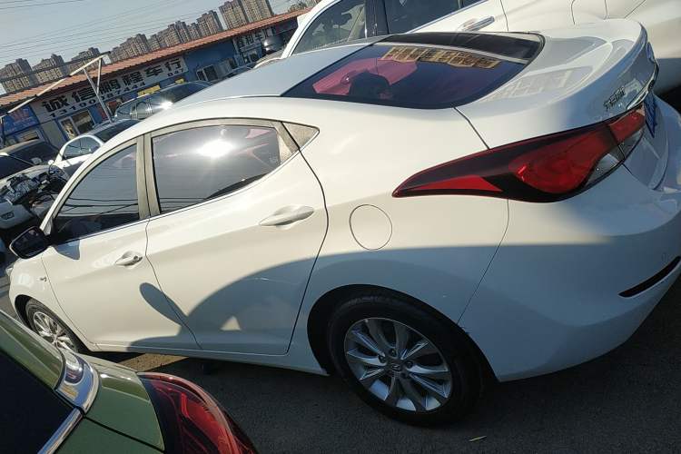 Used Hyundai Elantra 2016 1.6L Automatic Smart Version
