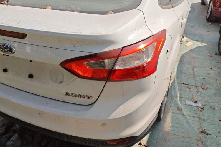 Used Ford Focus 2012 Sedan 1.6L Automatic Comfort Model
