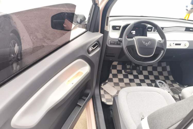 Used Wuling Hongguang MINIEV 2022 Macaron Premium Model – Lithium Iron Phosphate
