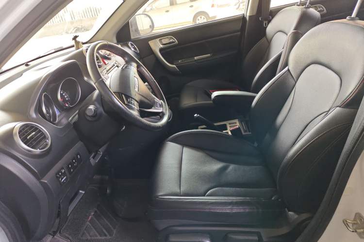 Used Haval H6 2016 Upgraded Model 1.5T Automatic Two-Wheel Drive Elite Version
