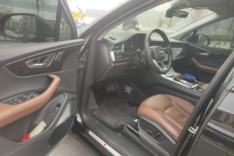 Used Audi Q7 2020 55 TFSI quattro S line sports model