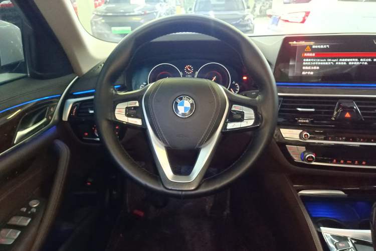 Used BMW 5 Series 2019 Facelifted 525Li Luxury Package
