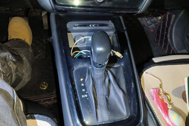 Used Roewe i5 2019 20T Automatic Intelligent Connectivity Super-Power Supreme Edition