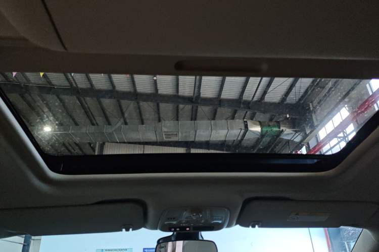 Used Buick GL8 New Energy 2025 Lu Shang Luxury Edition 7-Seater
