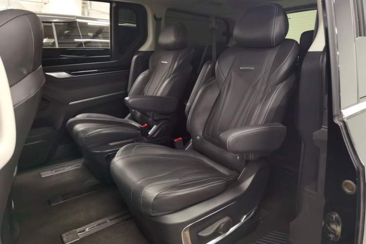 Used SAIC MAXUS G20 2021 Facelifted PLUS 2.0T Gasoline Automatic Luxury Edition
