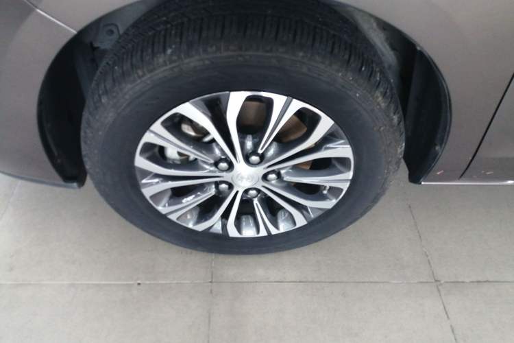 Used Buick GL8 2022 Land Cruiser Executive Class 652T Comfort Model
