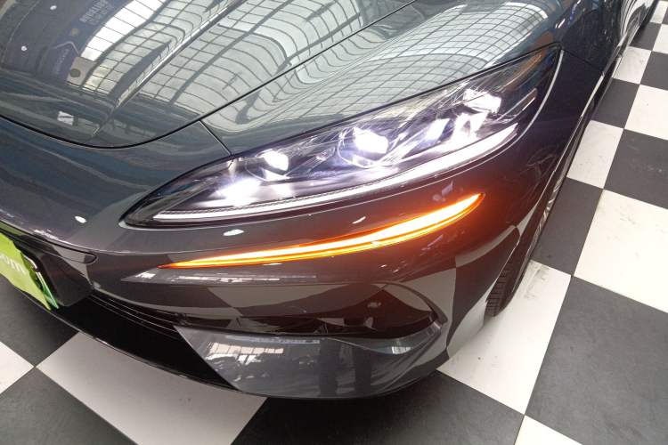 Used Denza Z9 2024 1100 km All-Wheel-Drive Ultra Version