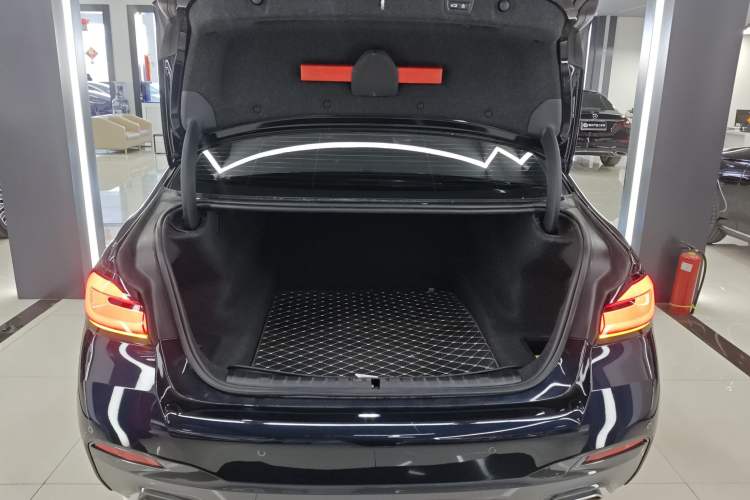 Used BMW 5 Series 2022 Restyled 530Li Leading Edition M Sport Package