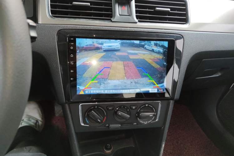 Used Volkswagen Santana 2015 1.6L Manual Comfort Edition