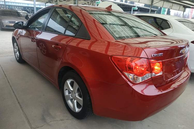 Used Chevrolet Cruze 2013 1.8L SE AT
