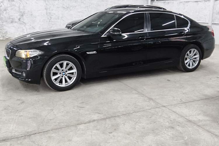 Used BMW 5 Series 2014 520Li Elegant Model
