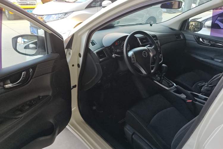 Used Nissan Tiida 2016 1.6L CVT Cool Dynamic Edition