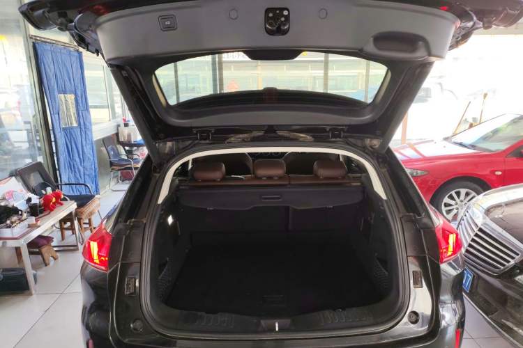 Used Wey VV5 2019 Upgraded Model 2.0T Two-Wheel Drive Ultra-Luxury Version China V Standard